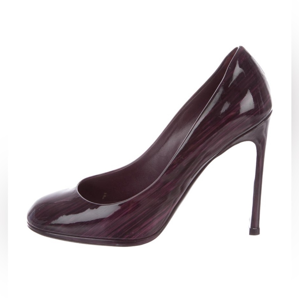 EUC YSL pumps in patent leather